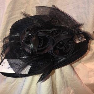 NEW LISTING!!!👍🏼👍🏼Kentucky Derby Hat 🎩